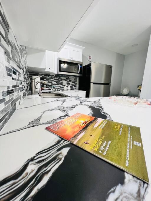 Grey Novo Studio + Free-Parking&Wifi Tampa Esterno foto